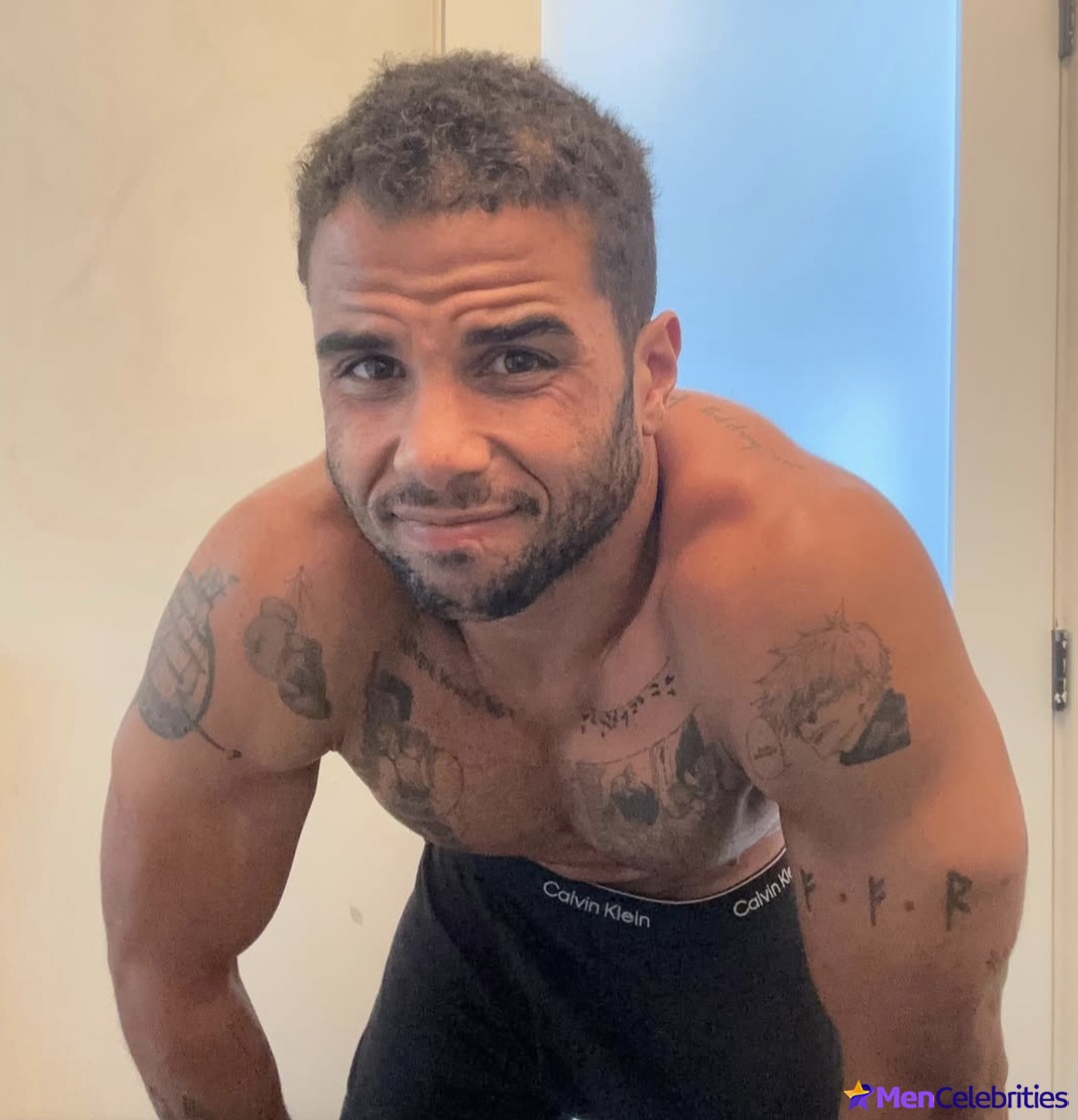 Mason Gooding nude and dick bulge photos