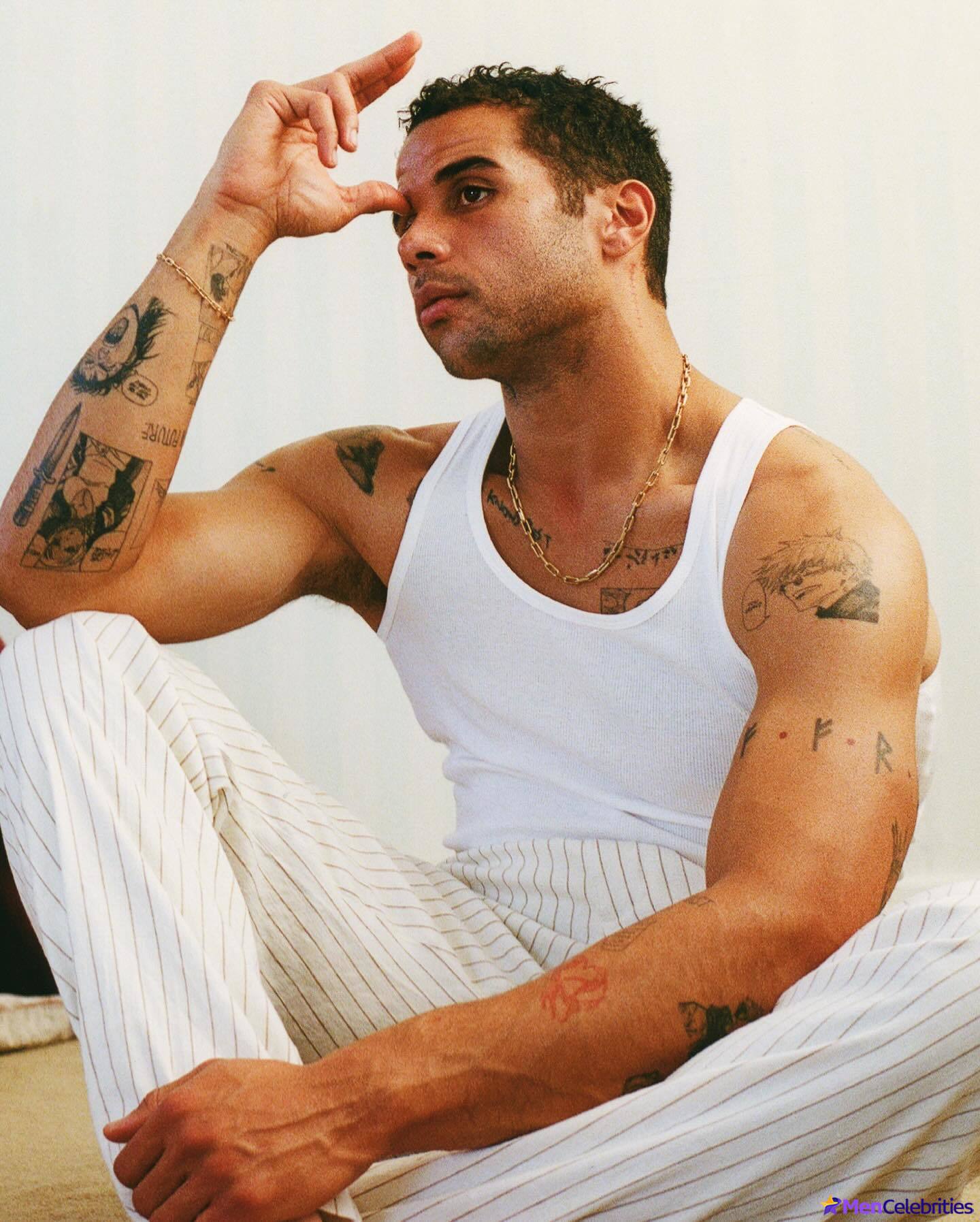Mason Gooding nude and dick bulge photos