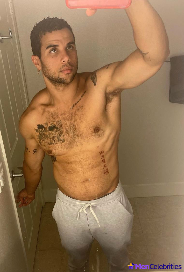 Mason Gooding nude and dick bulge photos