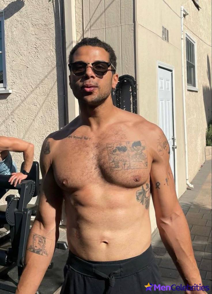 Mason Gooding nude and dick bulge photos