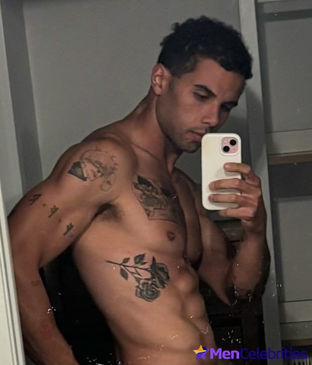 Mason Gooding nude and dick bulge photos