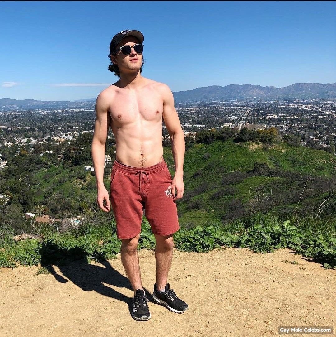 Michael Johnston shirtless and sexy photos