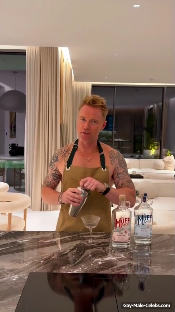 Ronan Keating Nude Selfie