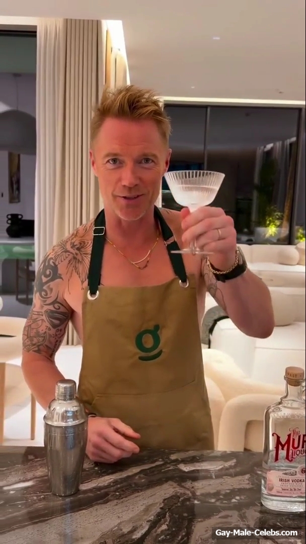 Ronan Keating Nude Selfie