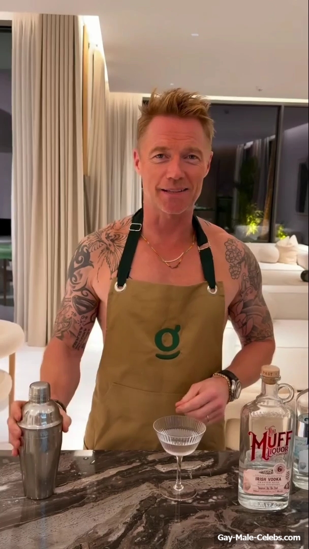 Ronan Keating Nude Selfie