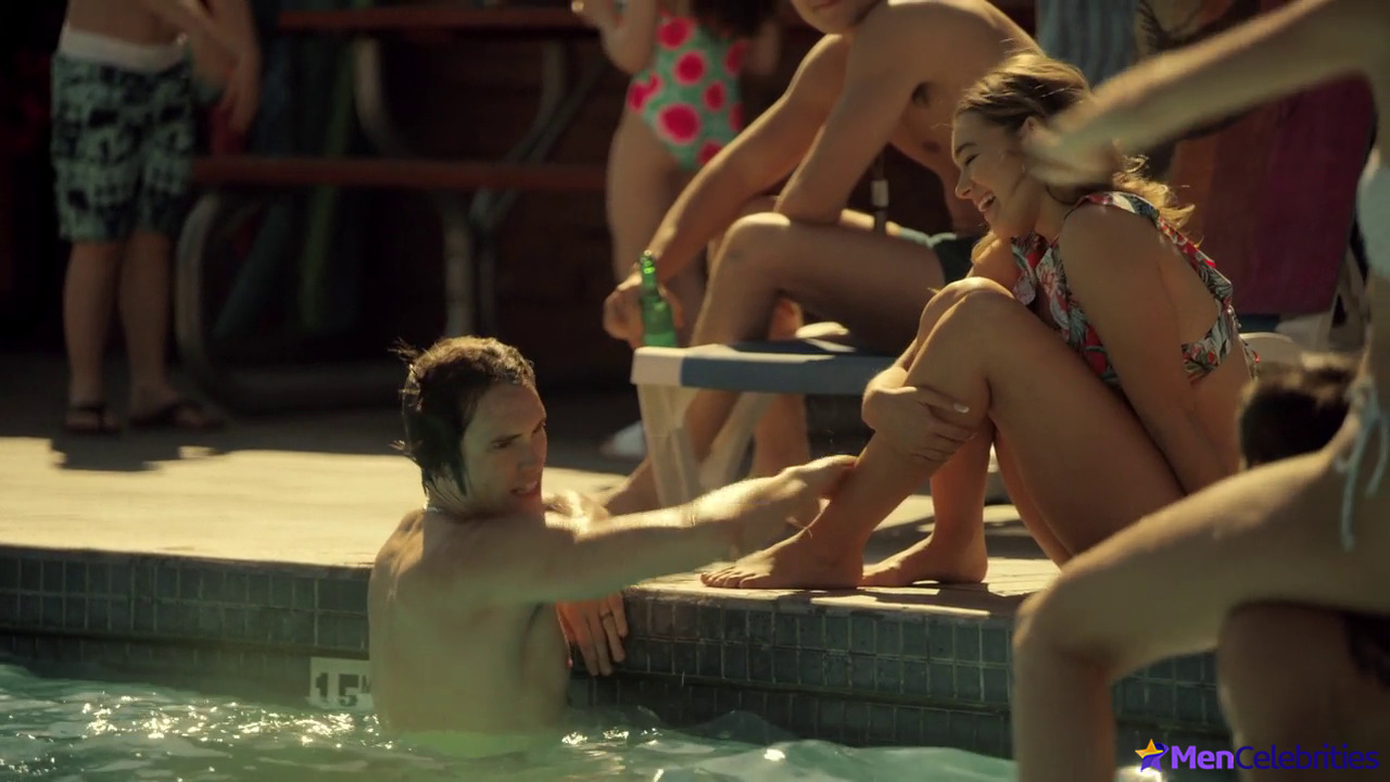 Tom Stevens shirtless in Secrets of a Marines Wife