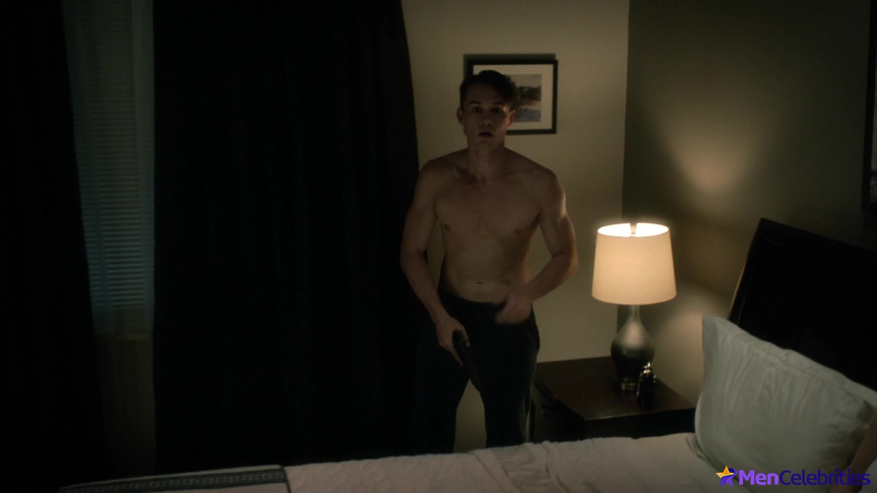 Tom Stevens nudes in Wayward Pines