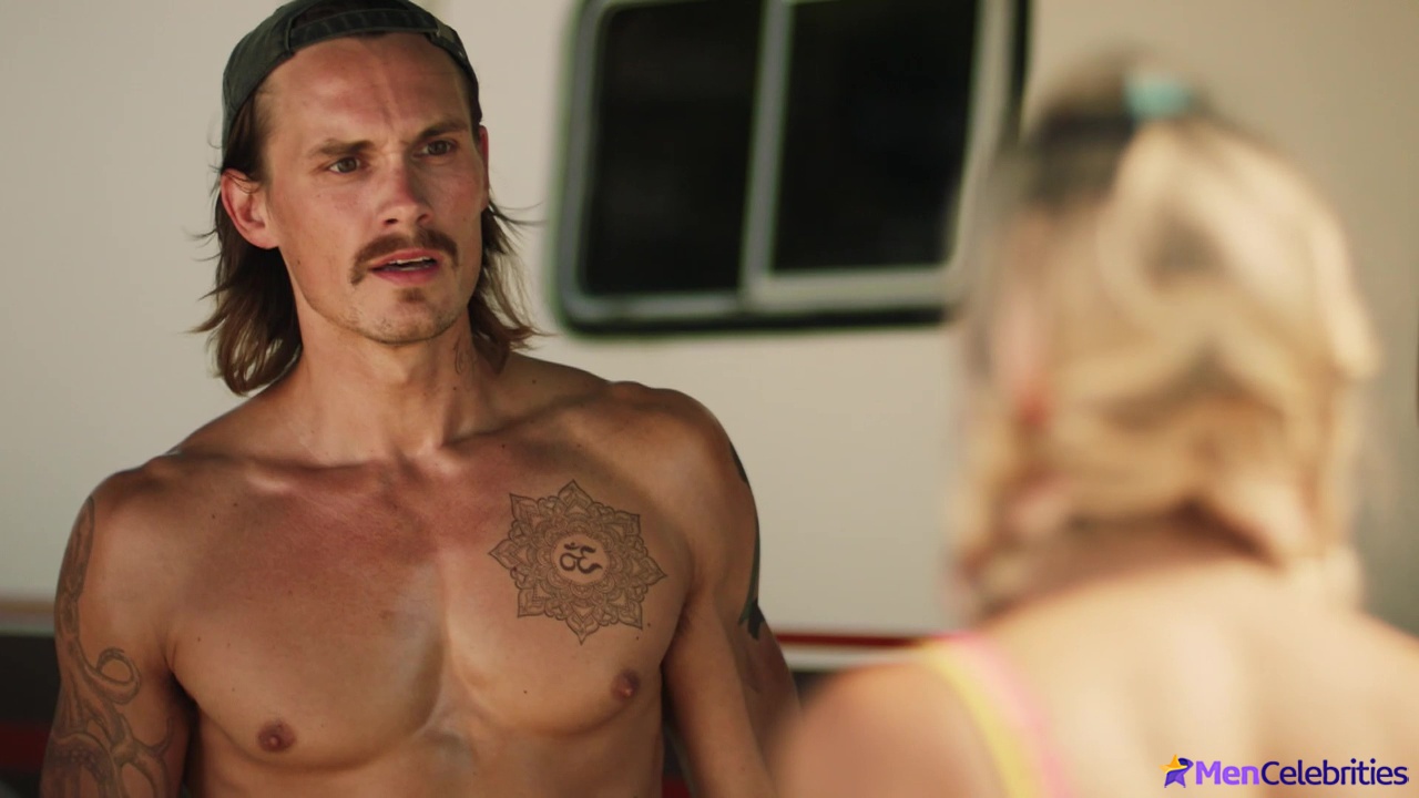 Tom Stevens nude and cock bulge scenes in Moonshine