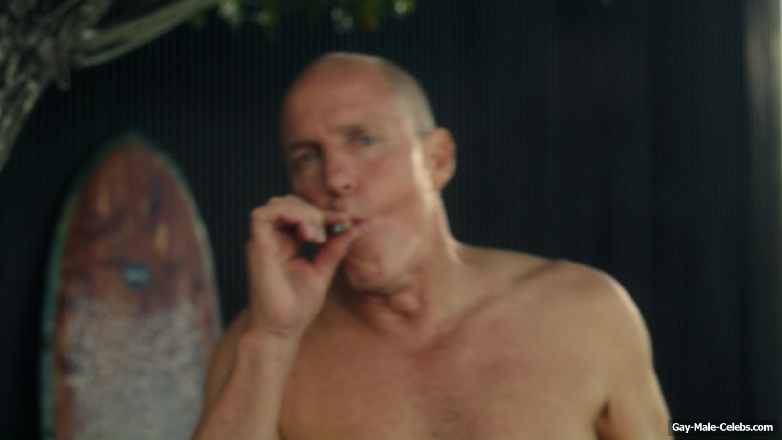 Woody Harrelson and Matthew McConaughey Shirtless Scenes in Brothers