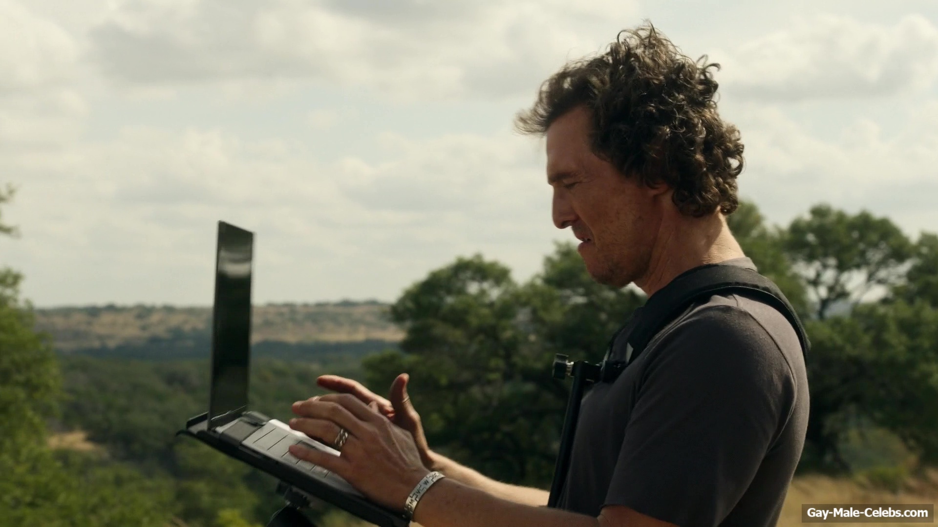 Woody Harrelson and Matthew McConaughey Shirtless Scenes in Brothers