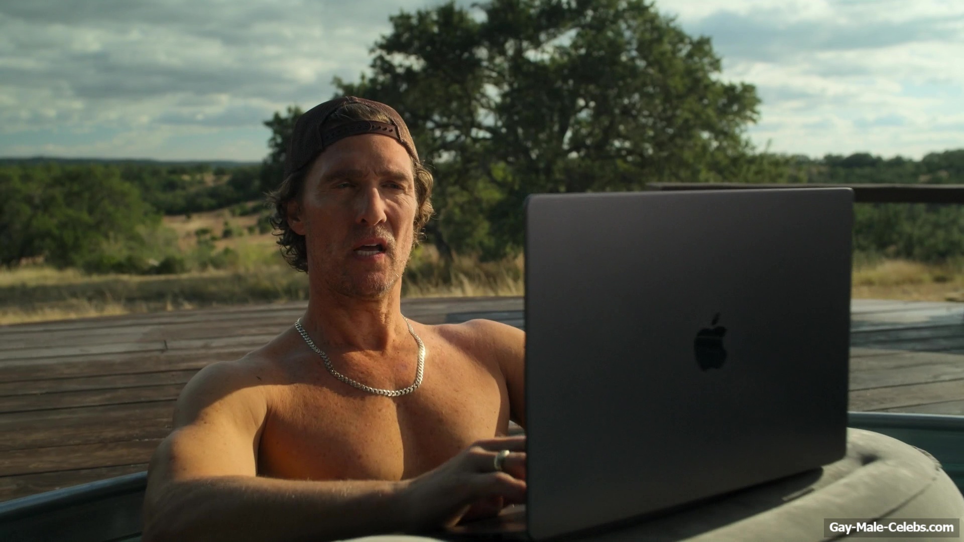 Woody Harrelson and Matthew McConaughey Shirtless Scenes in Brothers