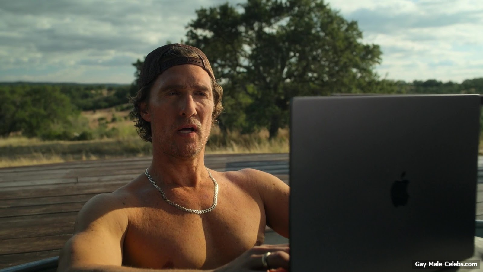 Woody Harrelson and Matthew McConaughey Shirtless Scenes in Brothers