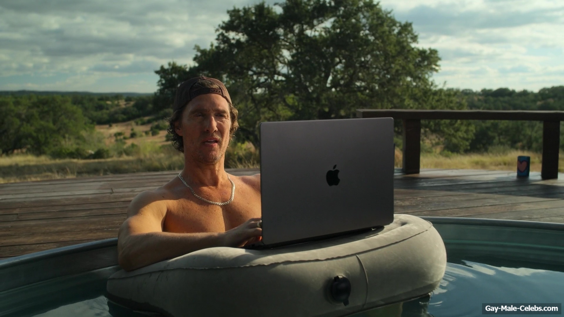 Woody Harrelson and Matthew McConaughey Shirtless Scenes in Brothers