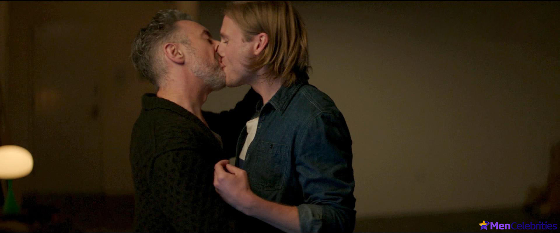 Alan Cumming frontal nude and gay sex scenes