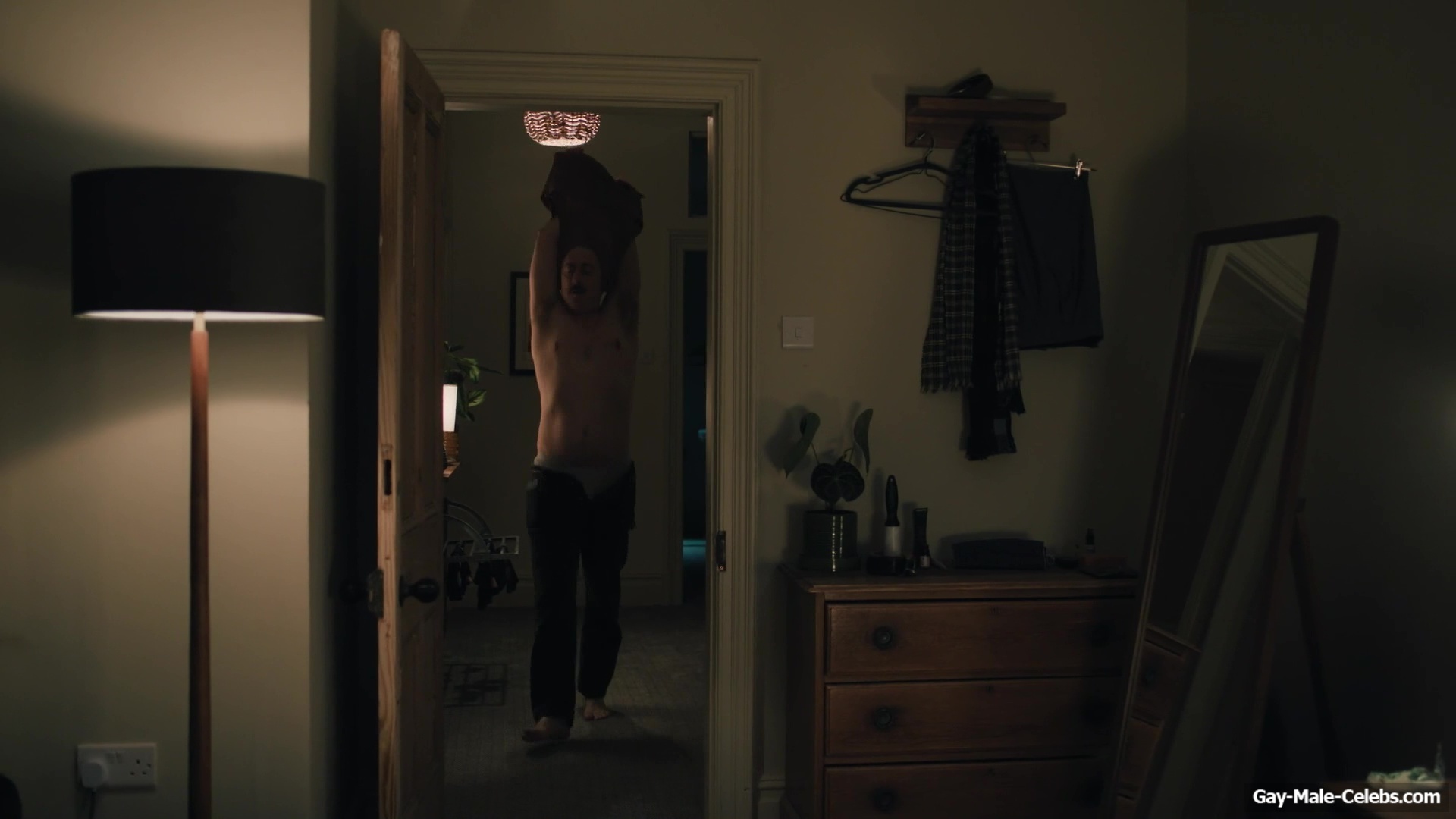 Alan Cumming Jerk Off and Dick Bulge Scenes in Tip Toe
