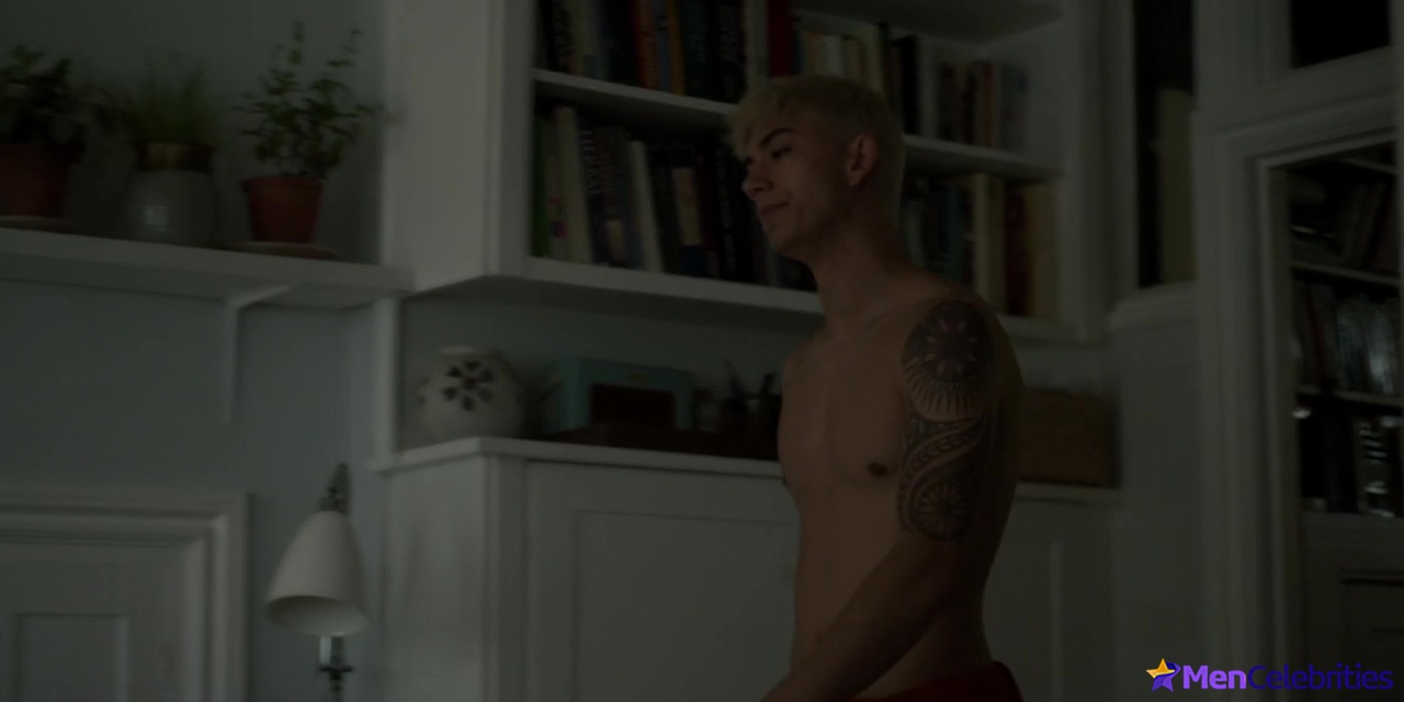 Archie Renaux nudes scenes in Gold Digger
