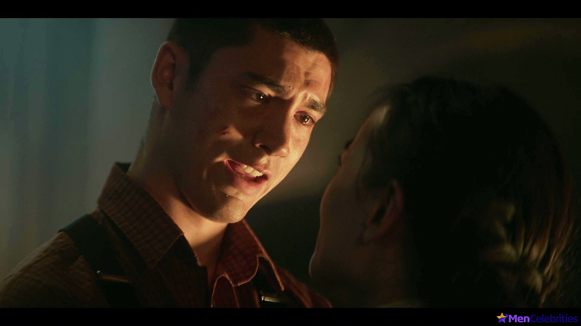 Archie Renaux shirtless scenes in Shadow And Bone