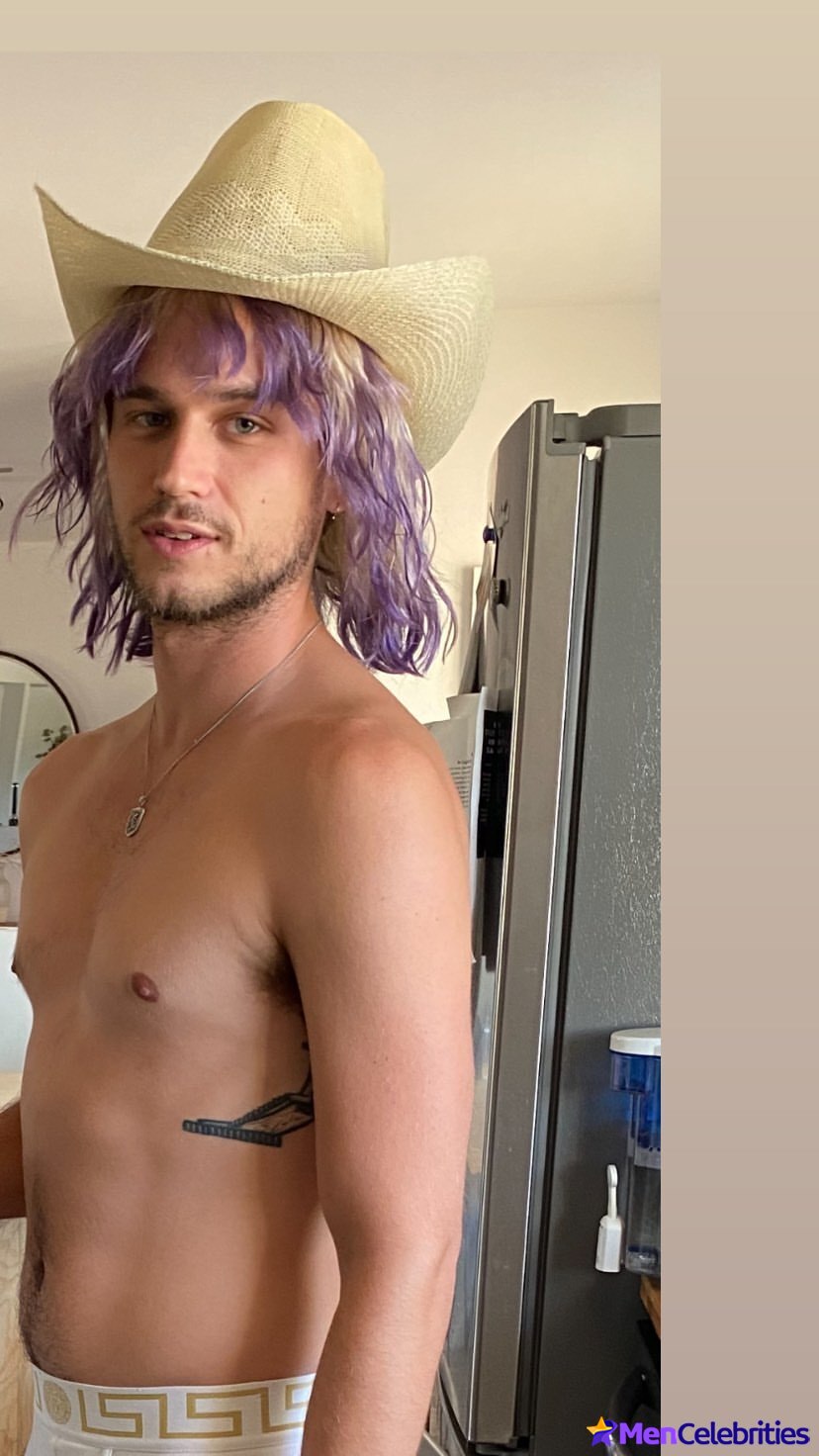Brandon Flynn naked and hot