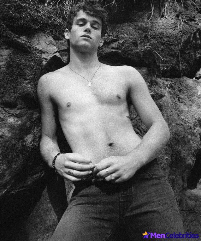 Brandon Flynn naked and hot