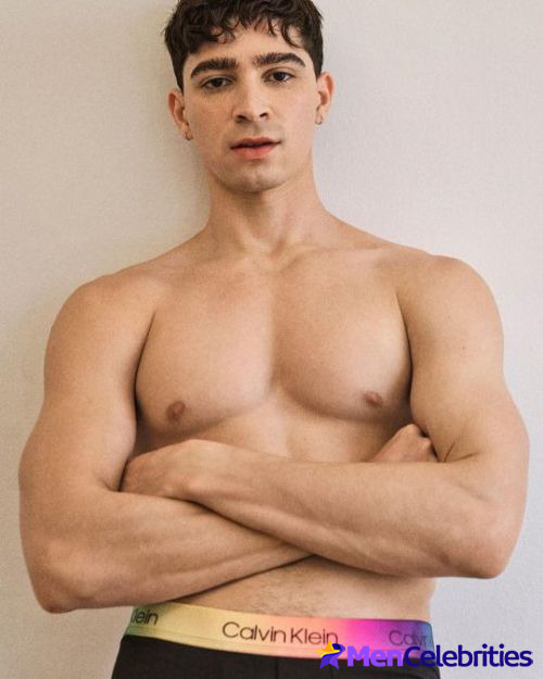 Isaac Powell nude and sexy