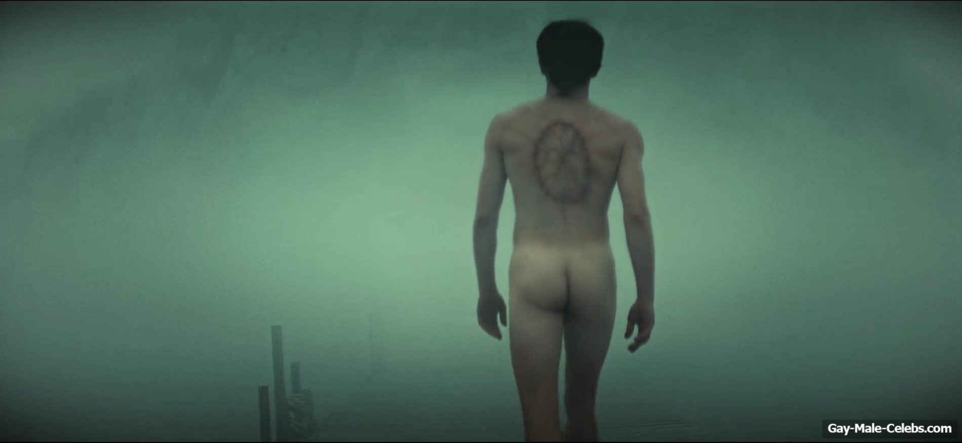 Charlie Heaton Nude And Erotic Scenes in Below