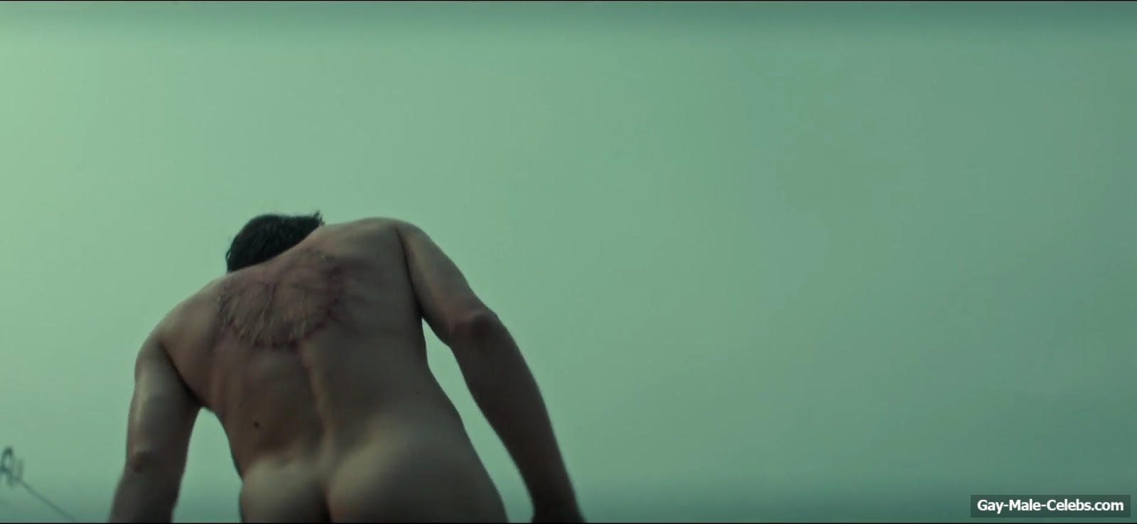Charlie Heaton Nude And Erotic Scenes in Below