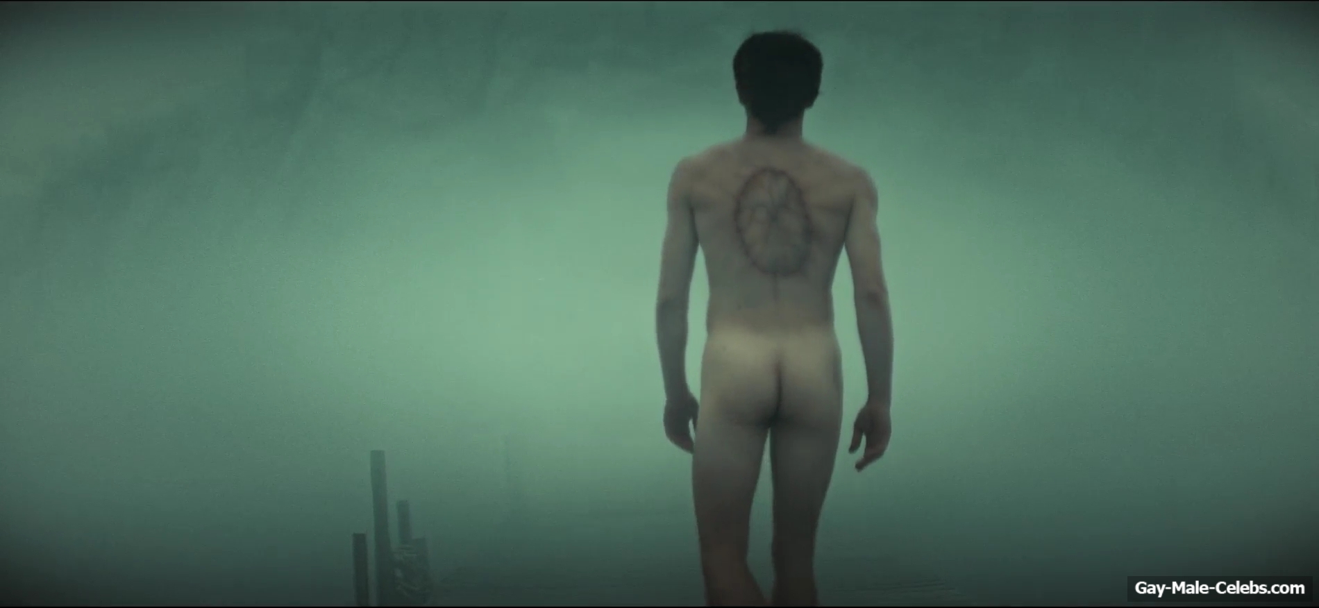 Charlie Heaton Nude And Erotic Scenes in Below