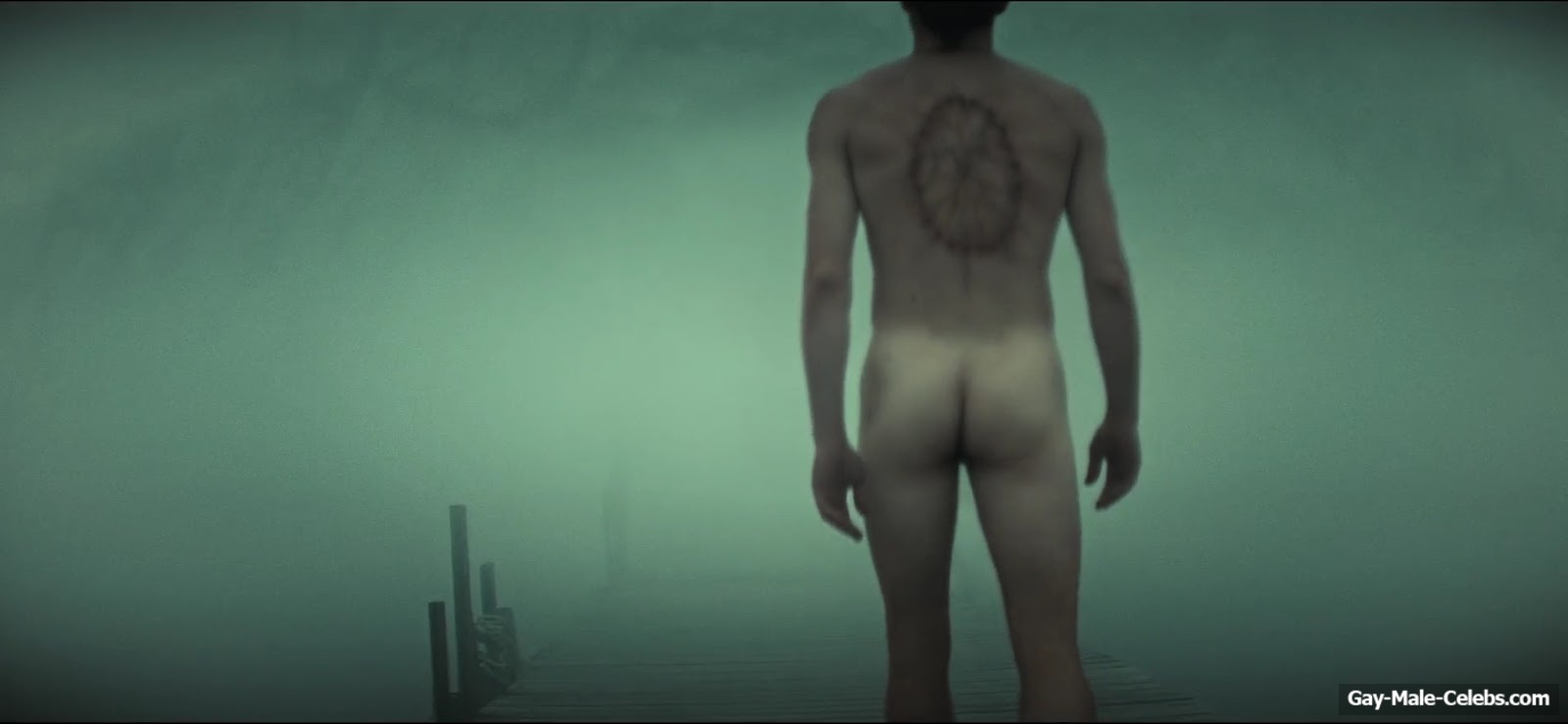 Charlie Heaton Nude And Erotic Scenes in Below