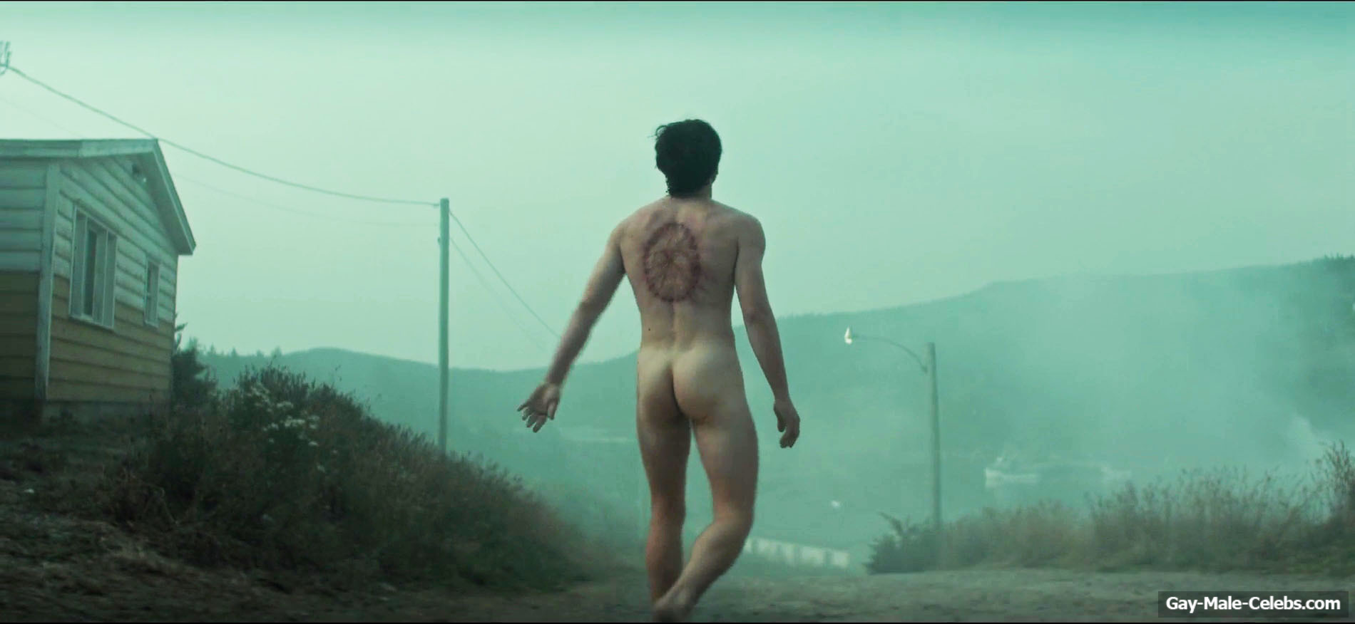 Charlie Heaton Nude And Erotic Scenes in Below