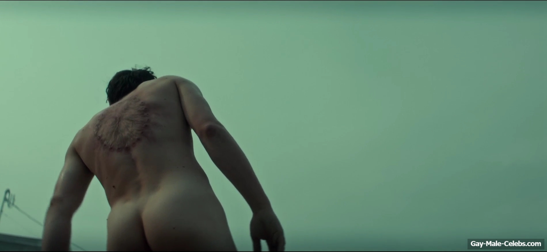 Charlie Heaton Nude And Erotic Scenes in Below
