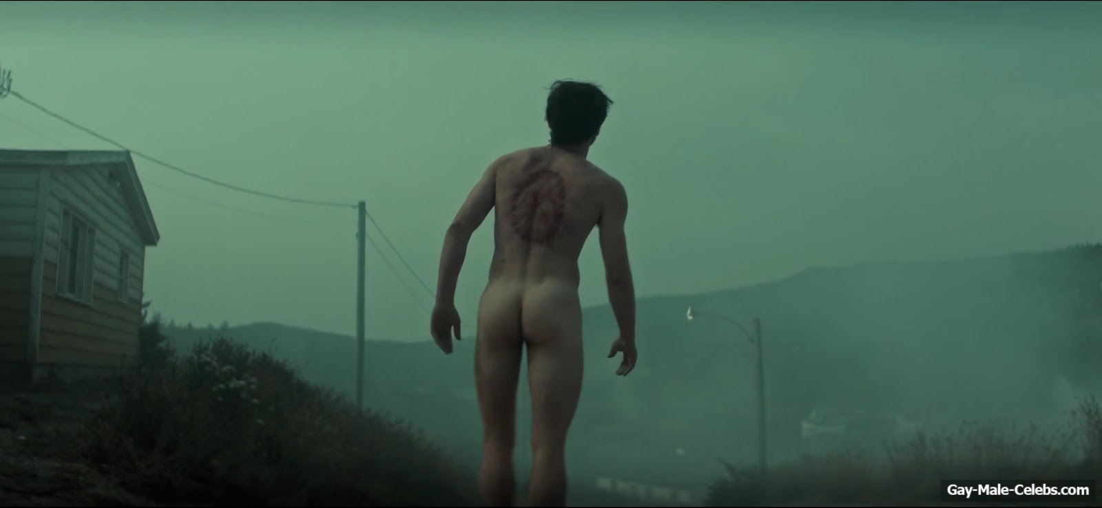 Charlie Heaton Nude And Erotic Scenes in Below
