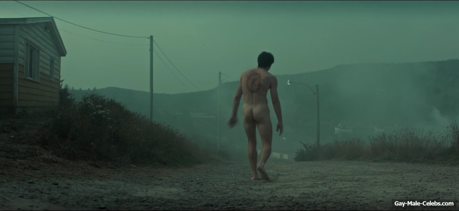 Charlie Heaton Nude And Erotic Scenes in Below