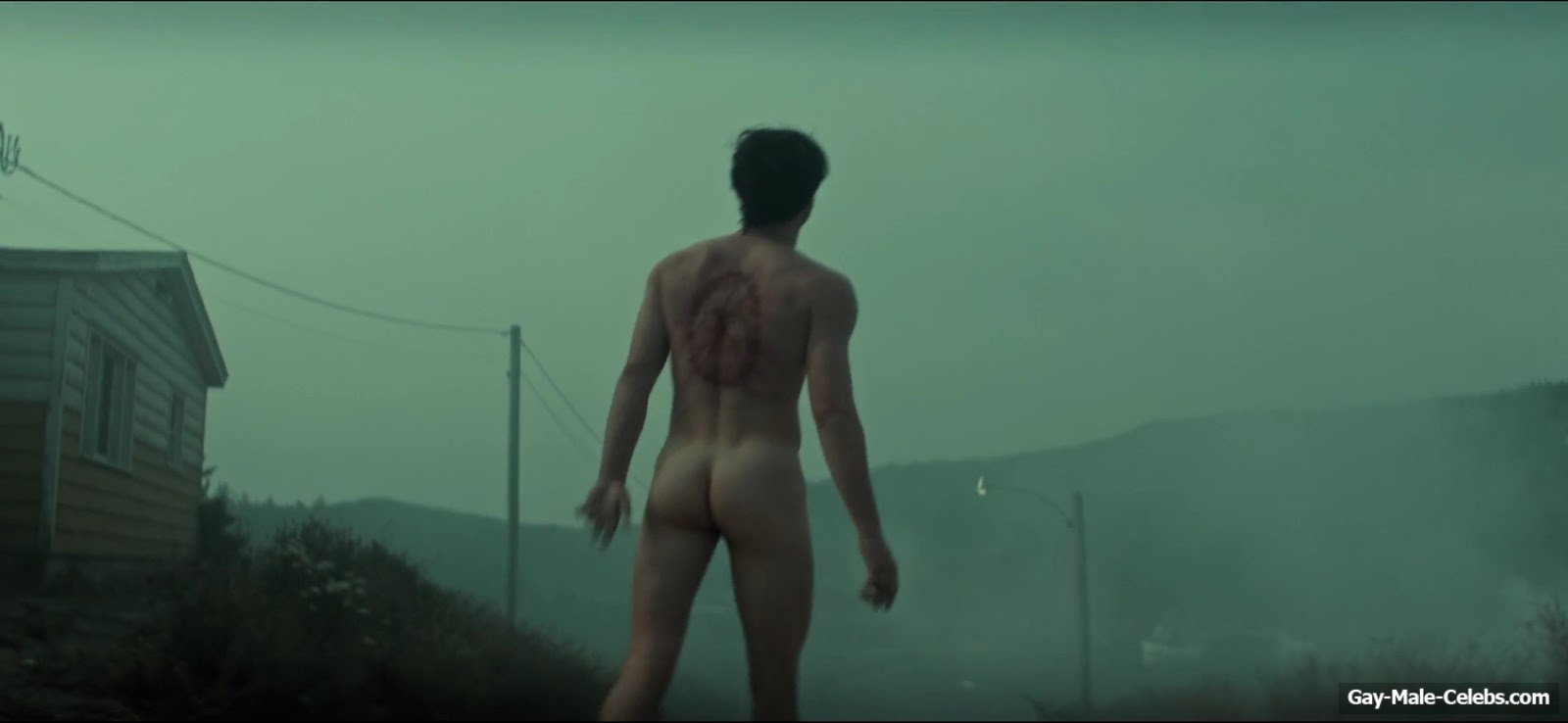 Charlie Heaton Nude And Erotic Scenes in Below