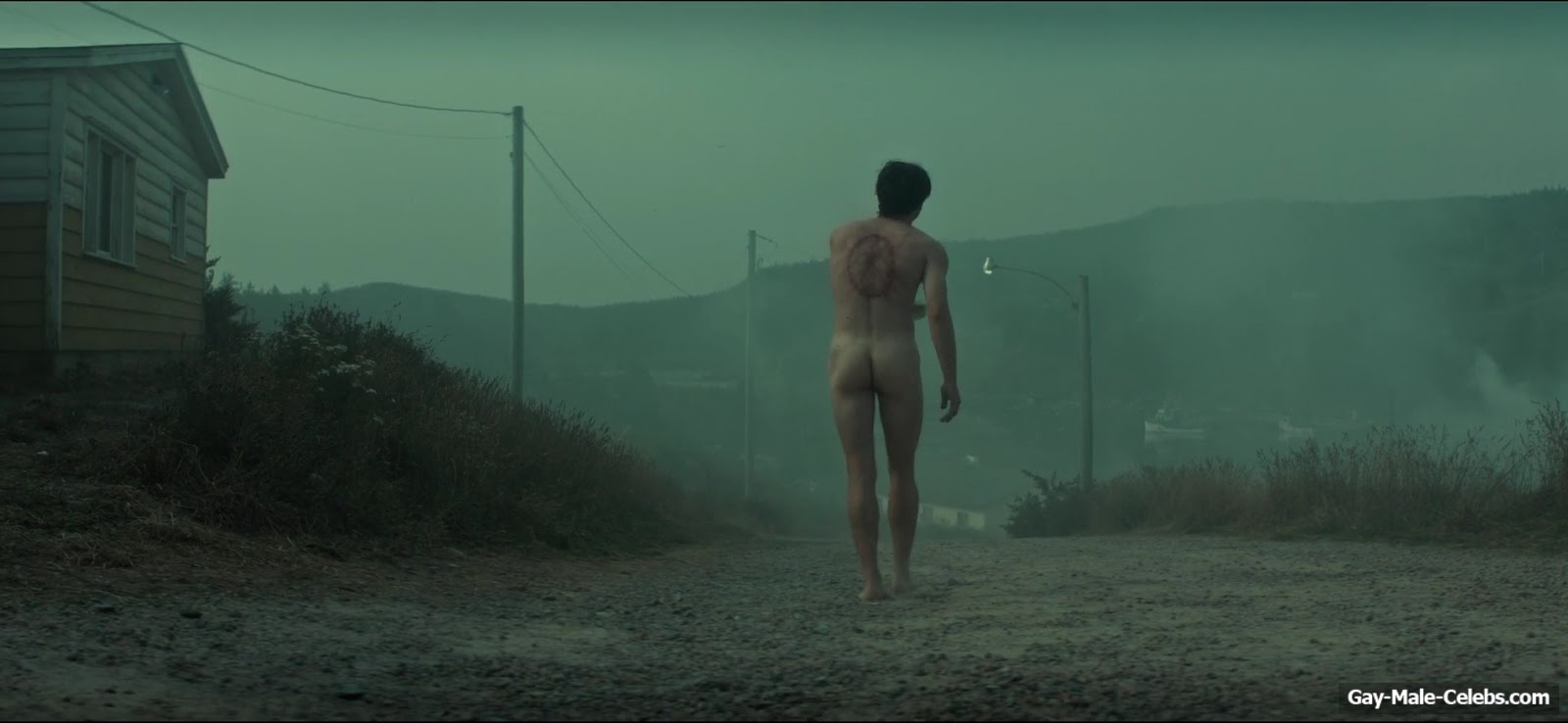 Charlie Heaton Nude And Erotic Scenes in Below