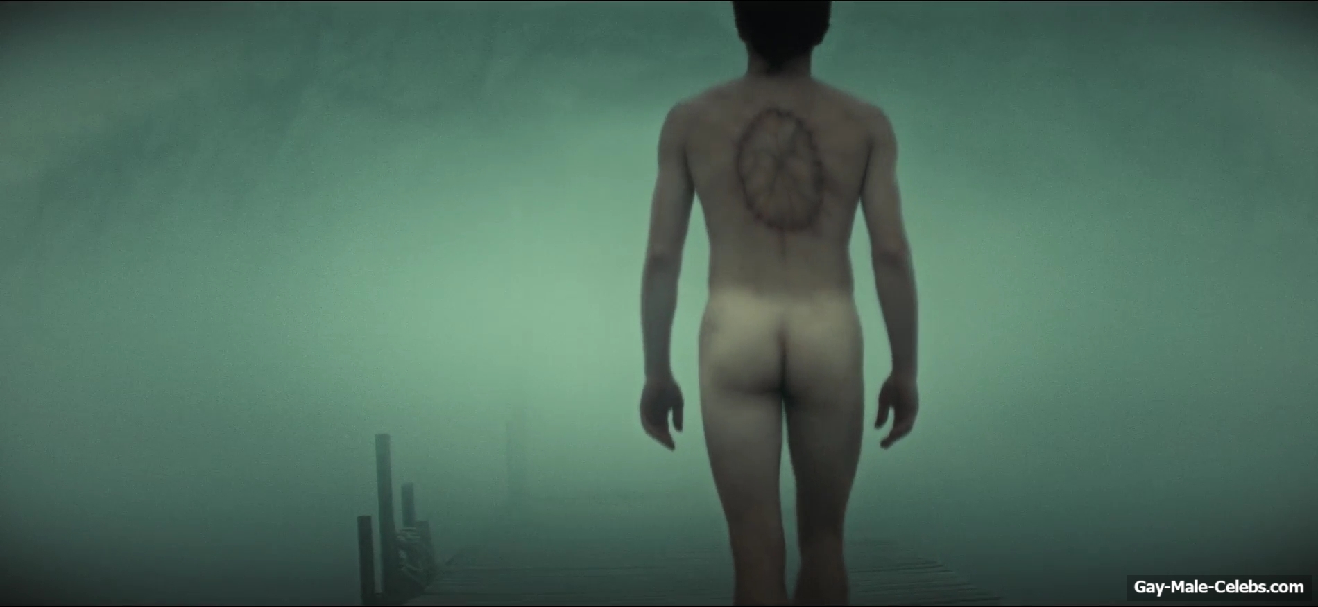 Charlie Heaton Nude And Erotic Scenes in Below