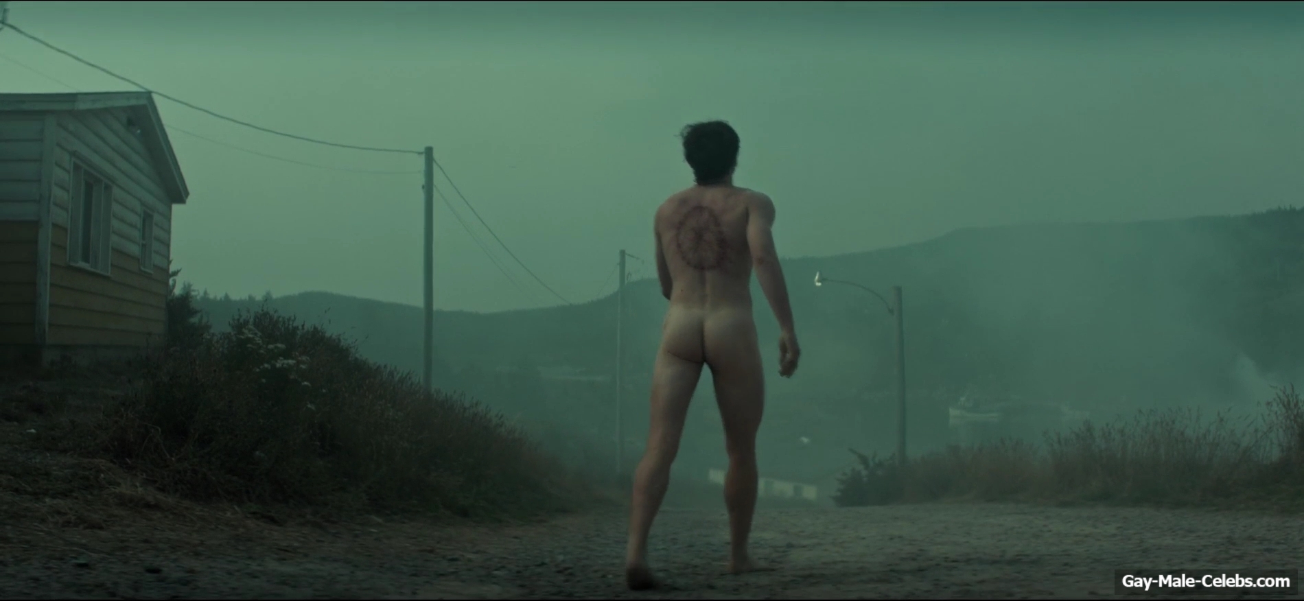Charlie Heaton Nude And Erotic Scenes in Below