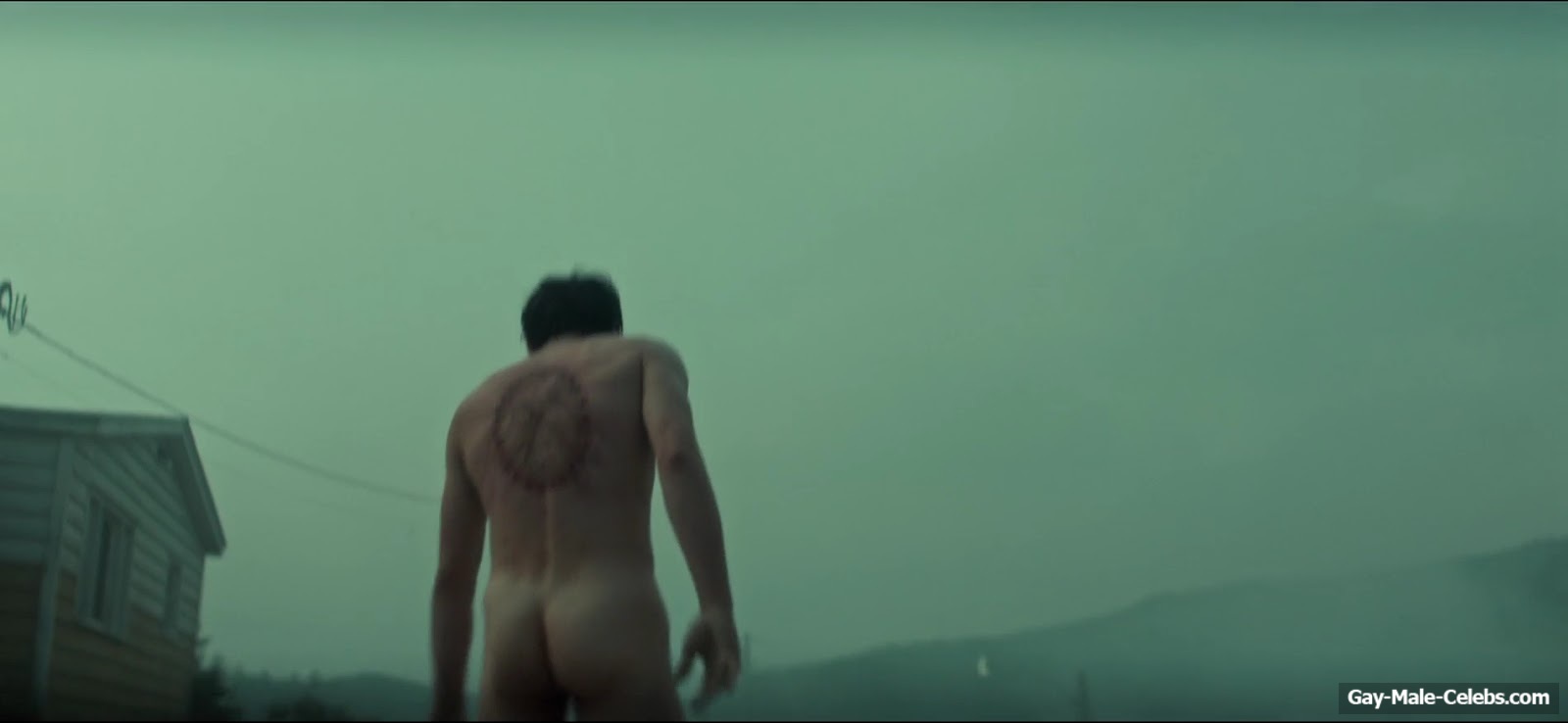 Charlie Heaton Nude And Erotic Scenes in Below