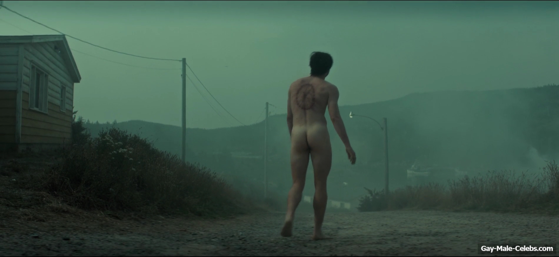 Charlie Heaton Nude And Erotic Scenes in Below