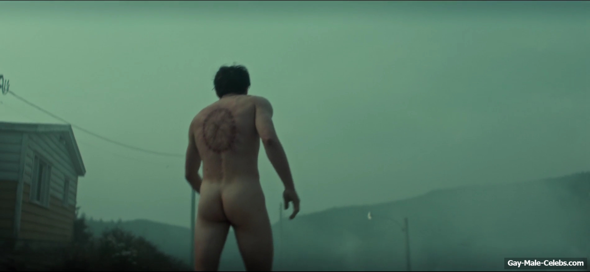 Charlie Heaton Nude And Erotic Scenes in Below