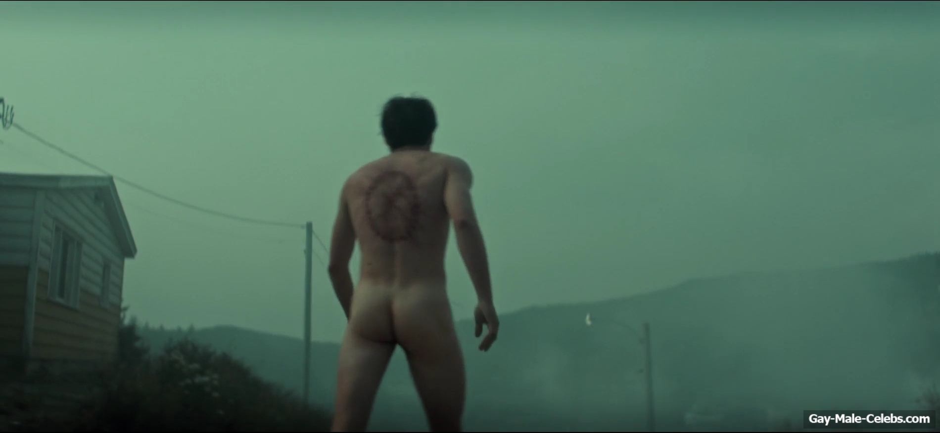 Charlie Heaton Nude And Erotic Scenes in Below