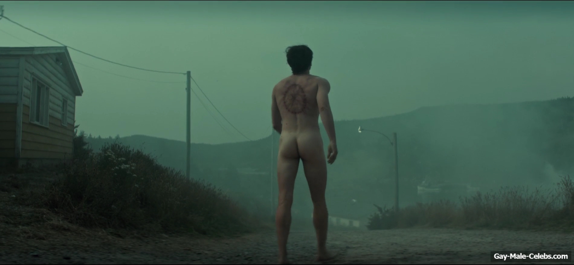 Charlie Heaton Nude And Erotic Scenes in Below