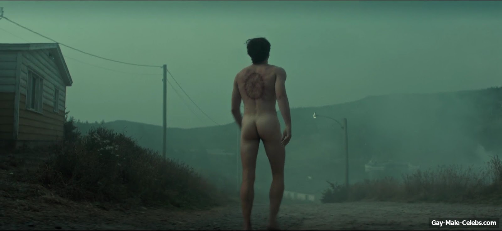 Charlie Heaton Nude And Erotic Scenes in Below