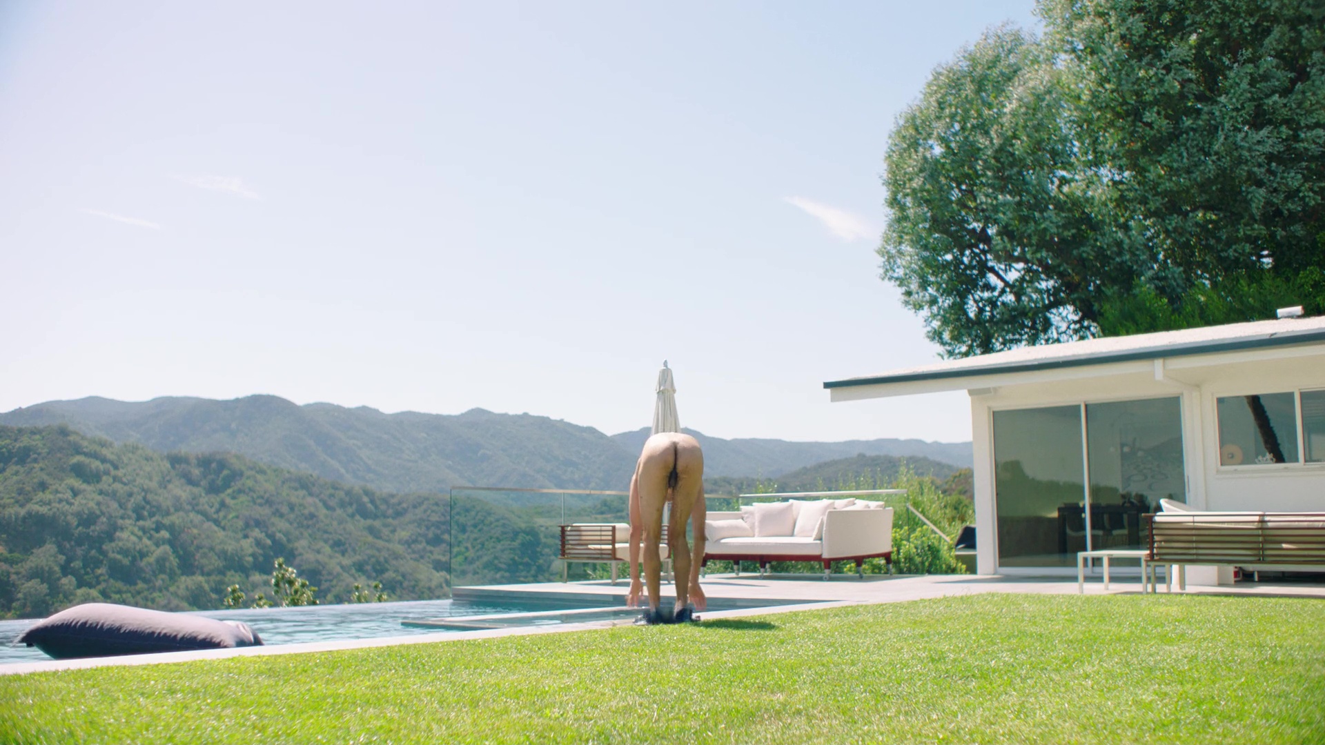 Devin Glass Frontal Nude Scenes In The Rotation
