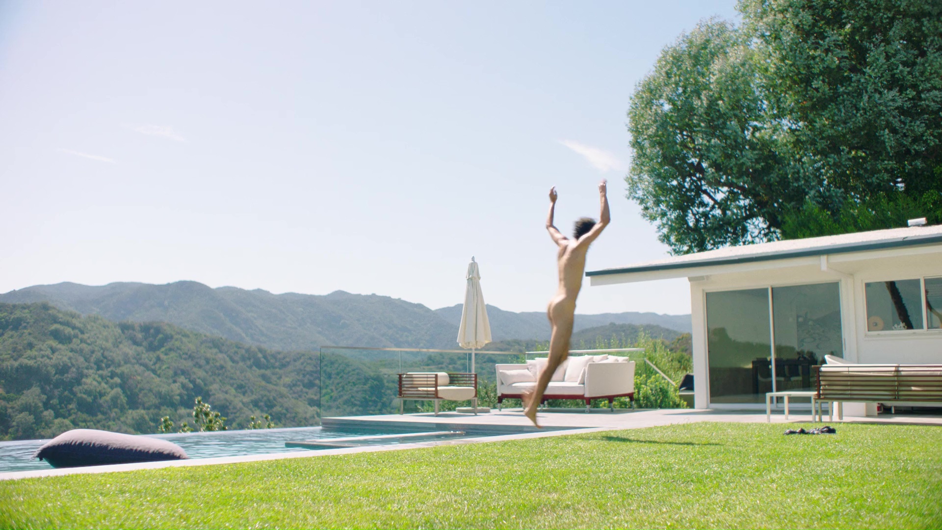 Devin Glass Frontal Nude Scenes In The Rotation