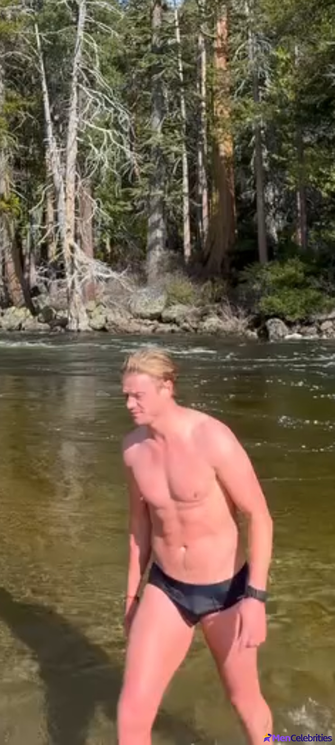 Tom Rhys Harries shirtless and cock bulge pics