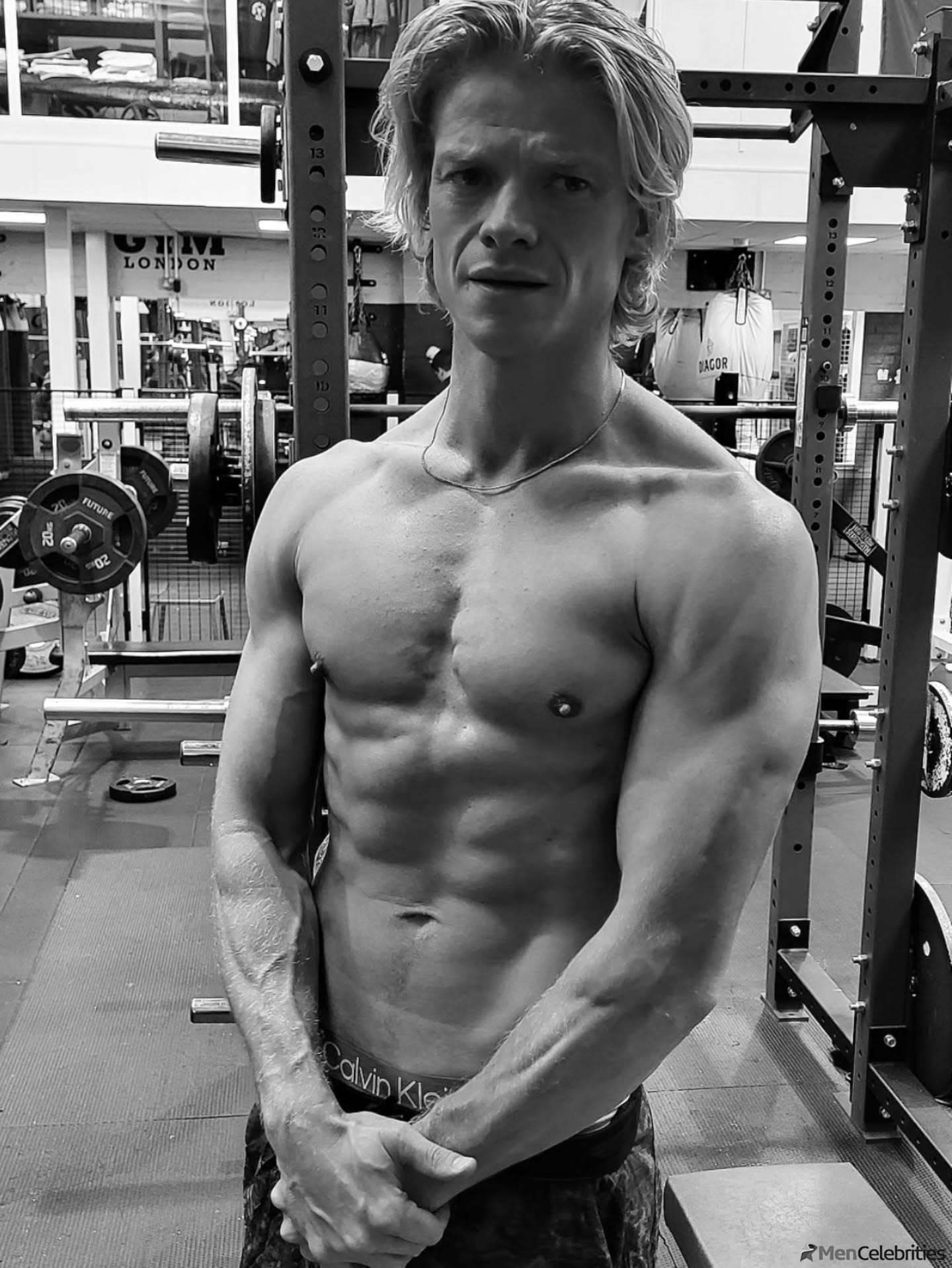 Tom Rhys Harries shirtless and cock bulge pics