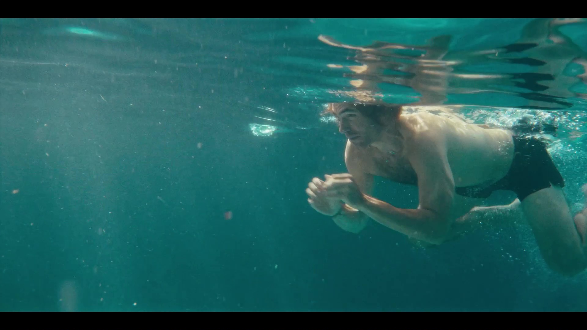 Yoann Gasiorowski Nude Ass Scenes in Paolo