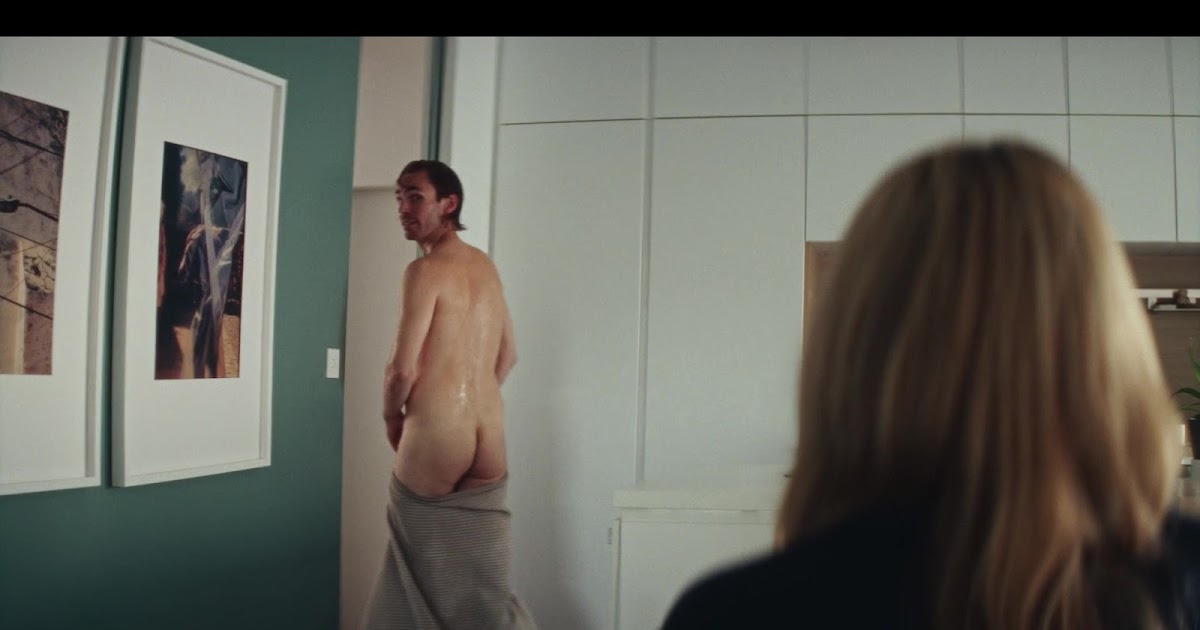 Yoann Gasiorowski Nude Ass Scenes in Paolo